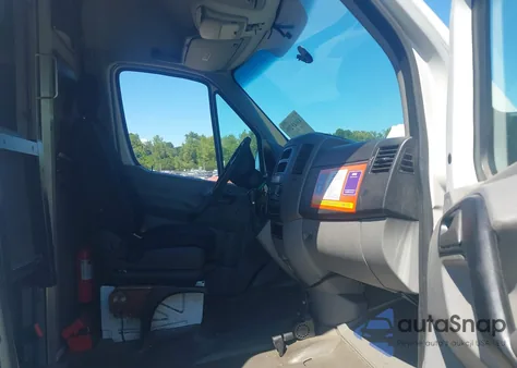 2014 Mercedes-Benz Sprinter 2500 High Roof z USA, uszkodzony, nr VIN WD3PE8DE2E5828155